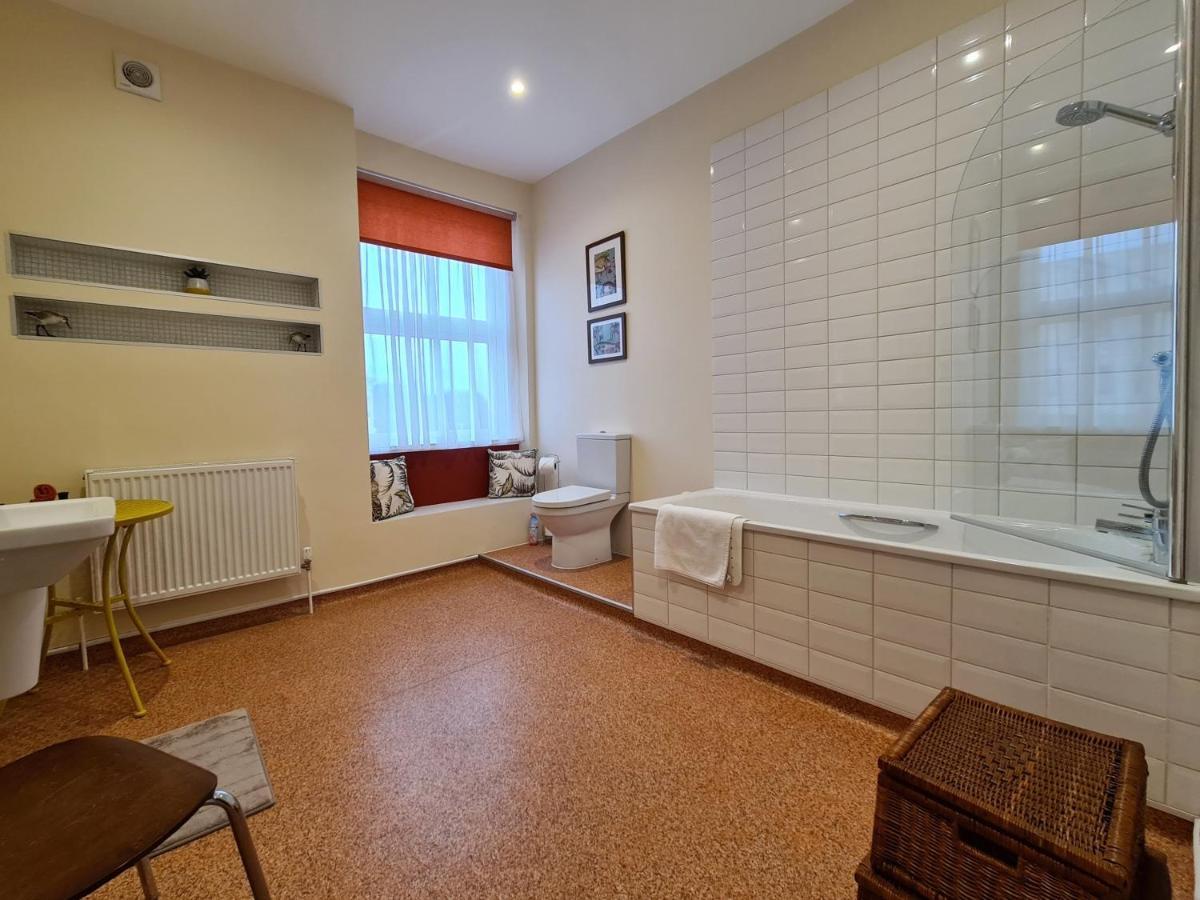 10To12 Folkestone B&B 외부 사진